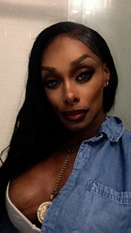 TS Natalia Coxxx onlyfans star