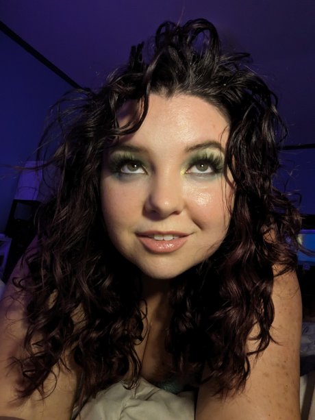 Freyja Bowe onlyfans pics