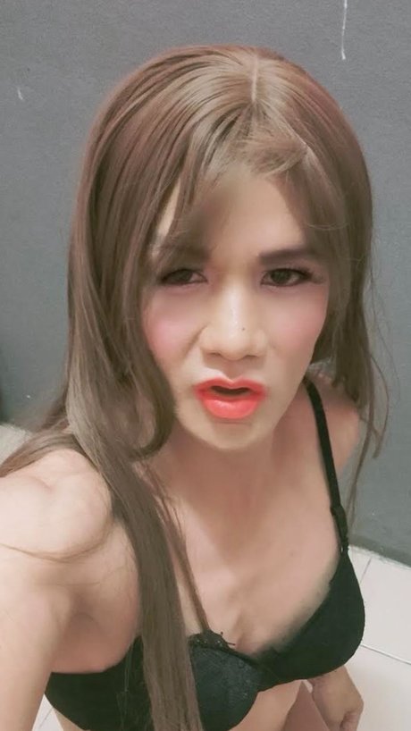 Izzy Emmy naked onlyfans pics