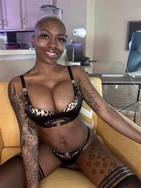 Milo Skye Miss Impossible Pussy onlyfans leaks sex