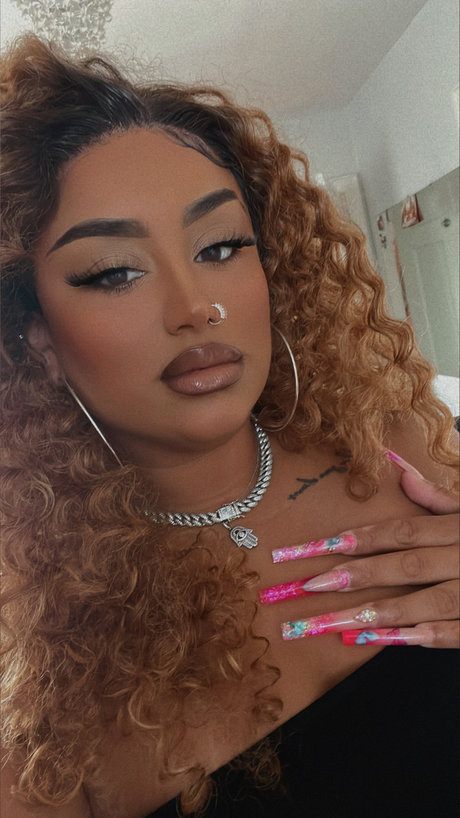 La beibi_ onlyfans leaked.