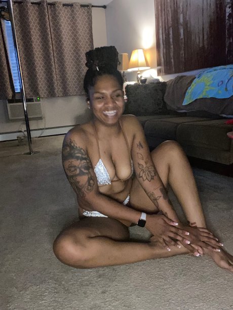 Naughtyy Ari_ naked onlyfans leaks