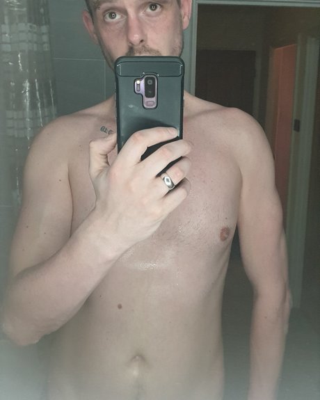 Naughtysideof leaked onlyfans nudes