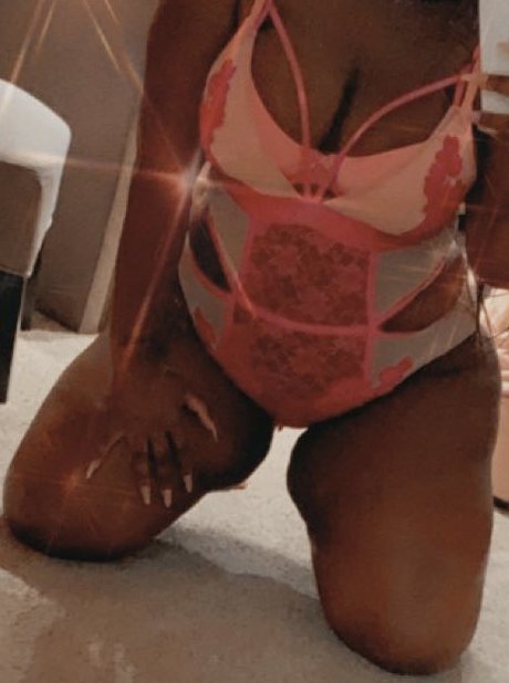 Kat Eyes onlyfans lean