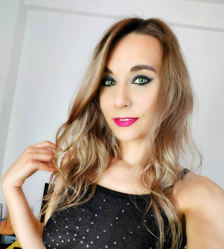 Naughty Adeline onlyfans leaked.