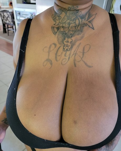 Caramel Rozaye onlyfans leak ass