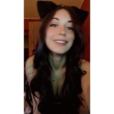 Neeko Tina boobs onlyfans