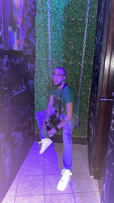 JNauj onlyfans content type