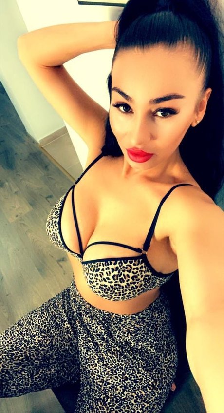 Helen Star onlyfans picture