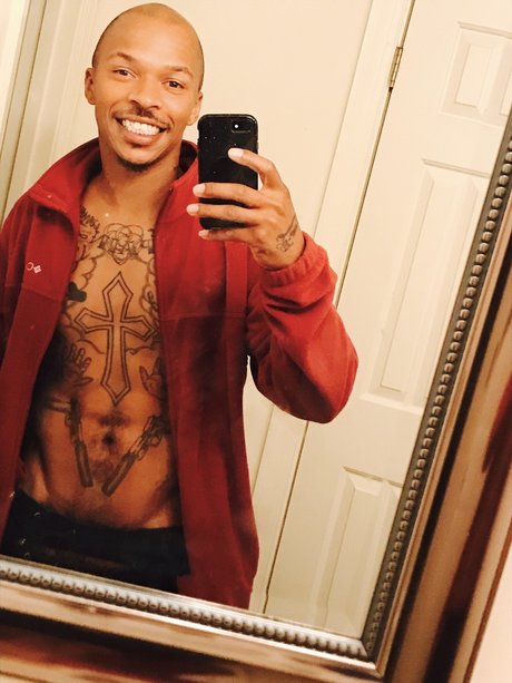 Hot boi Nicky nude onlyfans pics