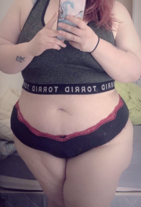 NickiLuv onlyfans public photos