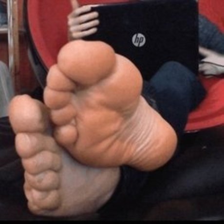 NewcastleFeet onlyfans leajs