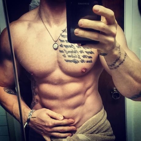 neutronic onlyfans nude tits