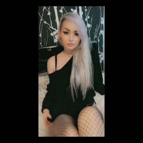 babelikelucy VIP nude onlyfans leak