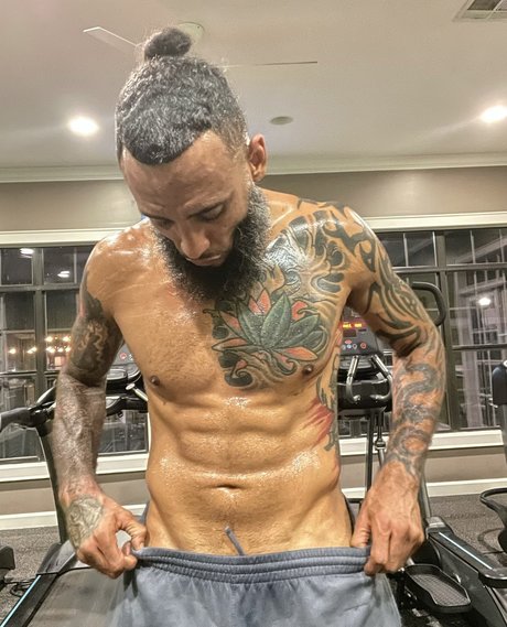 Cum troke254 onlyfans naked leak