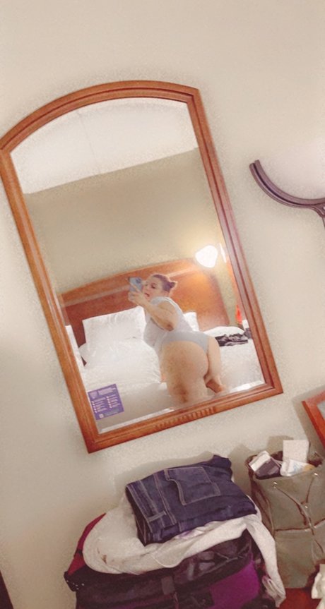 Nikki Kinney onlyfans content