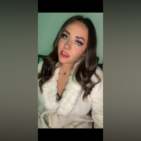 Angie Gamer onlyfans leak