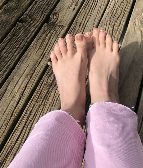 CheekyTootsie onlyfans nide