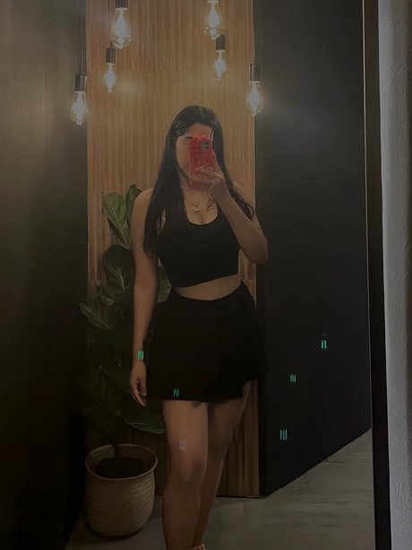 Niza Salvador onlyfans sexy