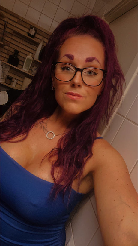 Alpina onlyfans strip tease