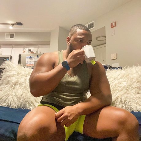 Big Sleaz onlyfans posts