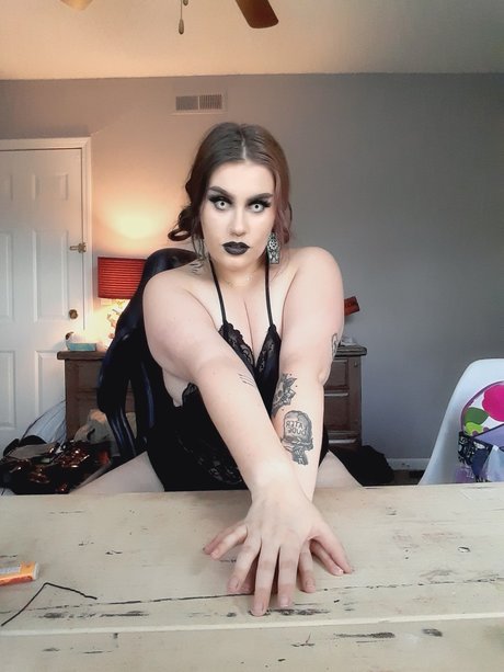 misery_ onlyfans topless