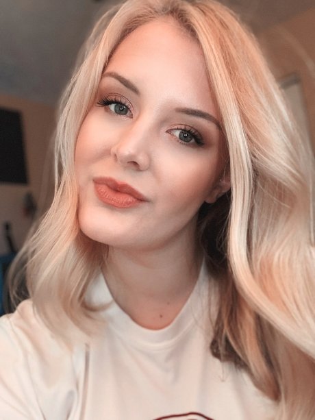 Alexis White onlyfans leak