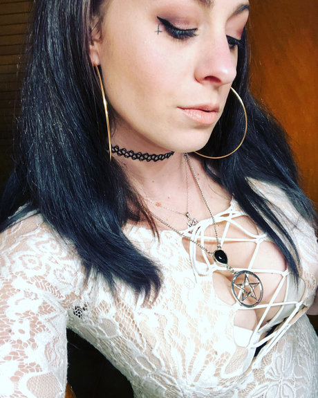 Nik Morningstar onlyfans star