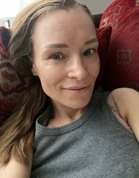 daisyvanheyden onlyfans photo