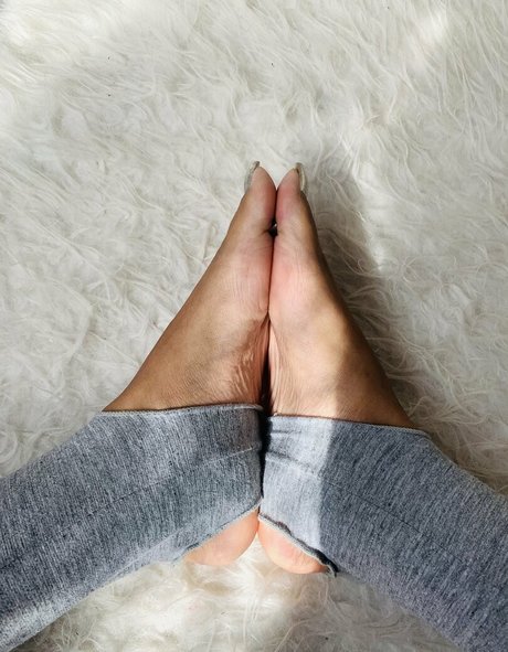 pujaprettyfeet onlyfans boobs