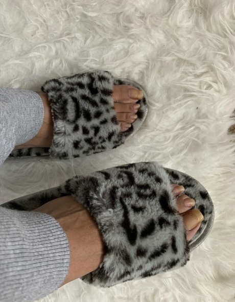 pujaprettyfeet onlyfans leaked