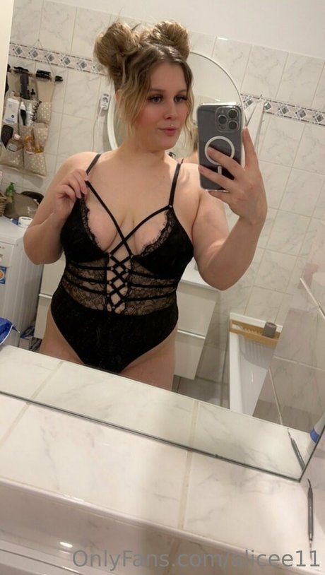 alicee11 onlyfans leak new
