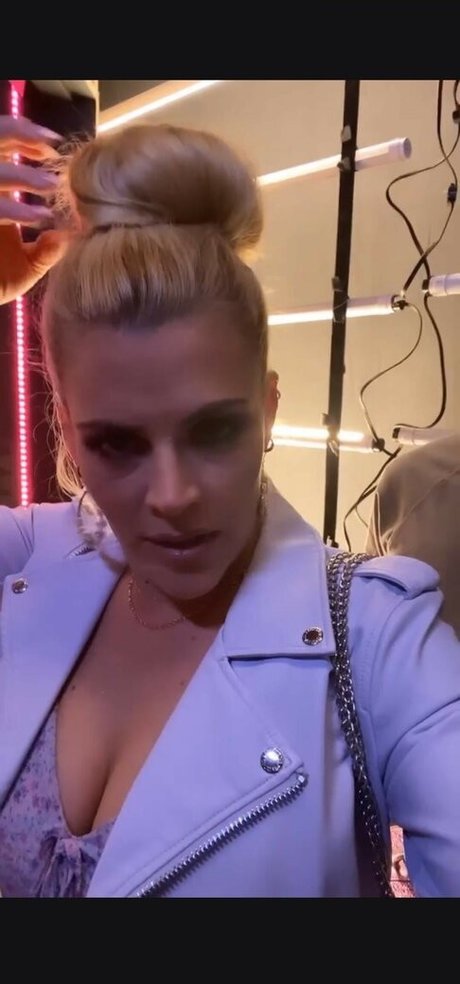 Busy Phillips naked only fans