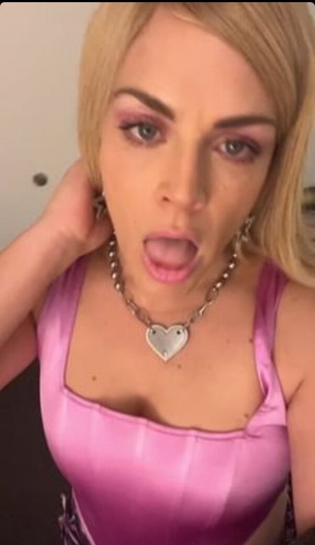 Busy Phillips nude onlyfans leaked