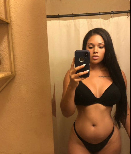 msceejayysimonn onlyfans strip tease