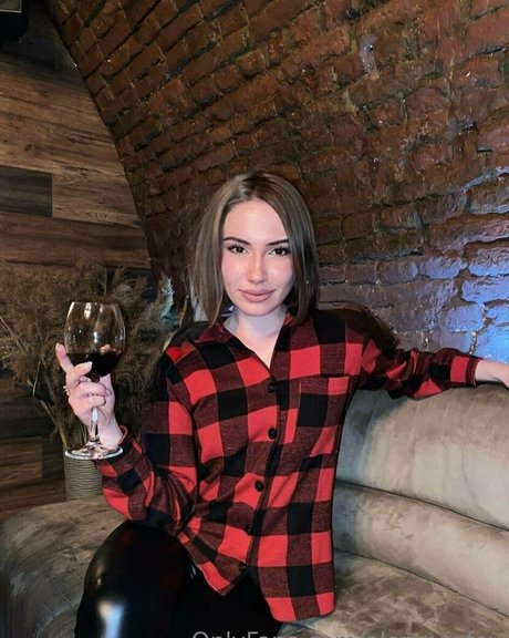 alenavipfox only fans leak nude