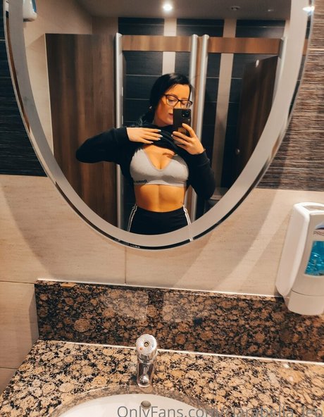 clarabella leo only fans nudes