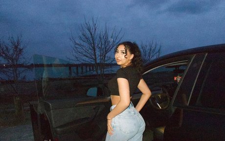 Kareena Bachra onlyfans ass