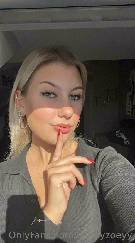 babyyzoeyy onlyfans naked leaked
