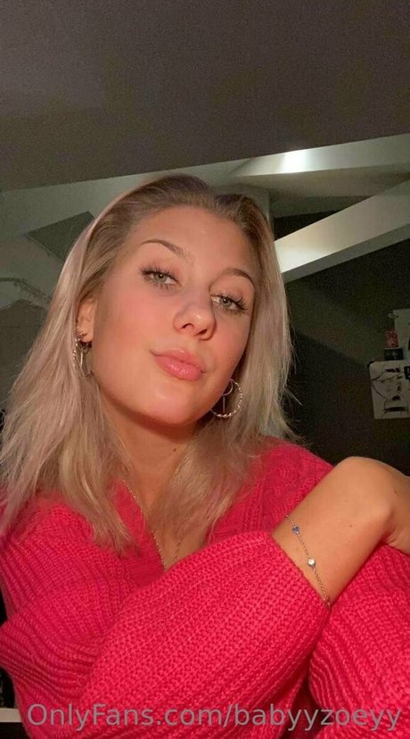 babyyzoeyy onlyfans nude content