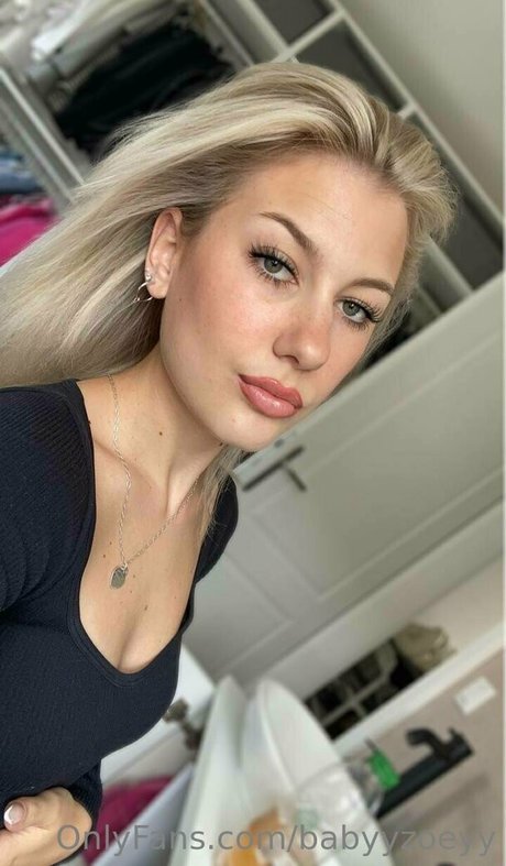 babyyzoeyy onlyfans leaked pics