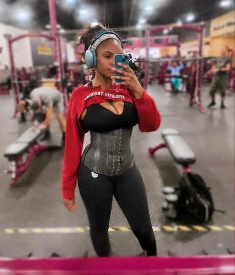 Sophia Cardinez onlyfans posts