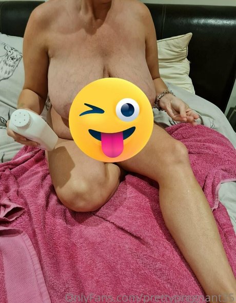 prettypregnant35 nude only fans leaks