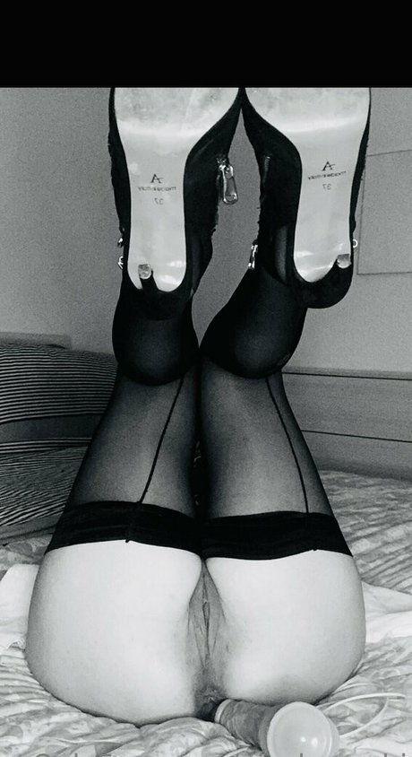 nicolerocchi only fans content