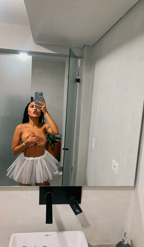 itsthesaracutie onlyfans post