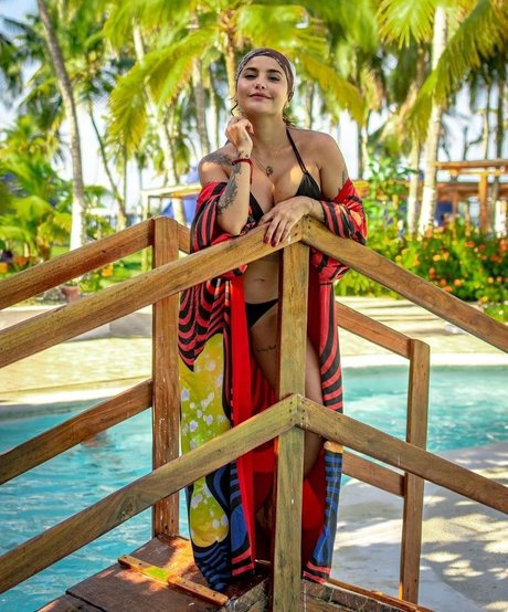 Martina La Peligrosa tits onlyfans