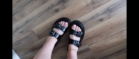 Melissa Estrella onlyfans leajs