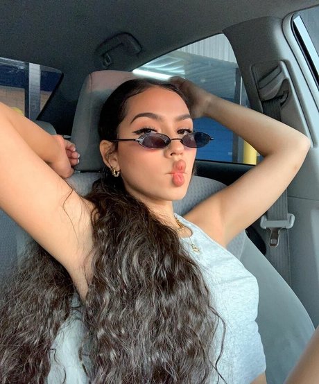 Melissa Estrella onlyfans boobs