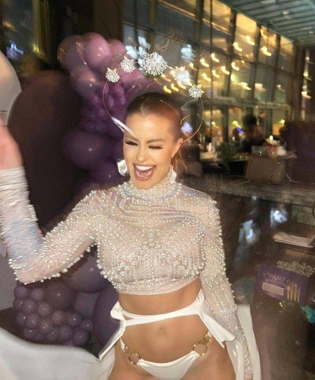 Brooke Adams only fans xxx