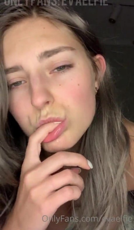 EvaElfie onlyfans leaked dirtyship